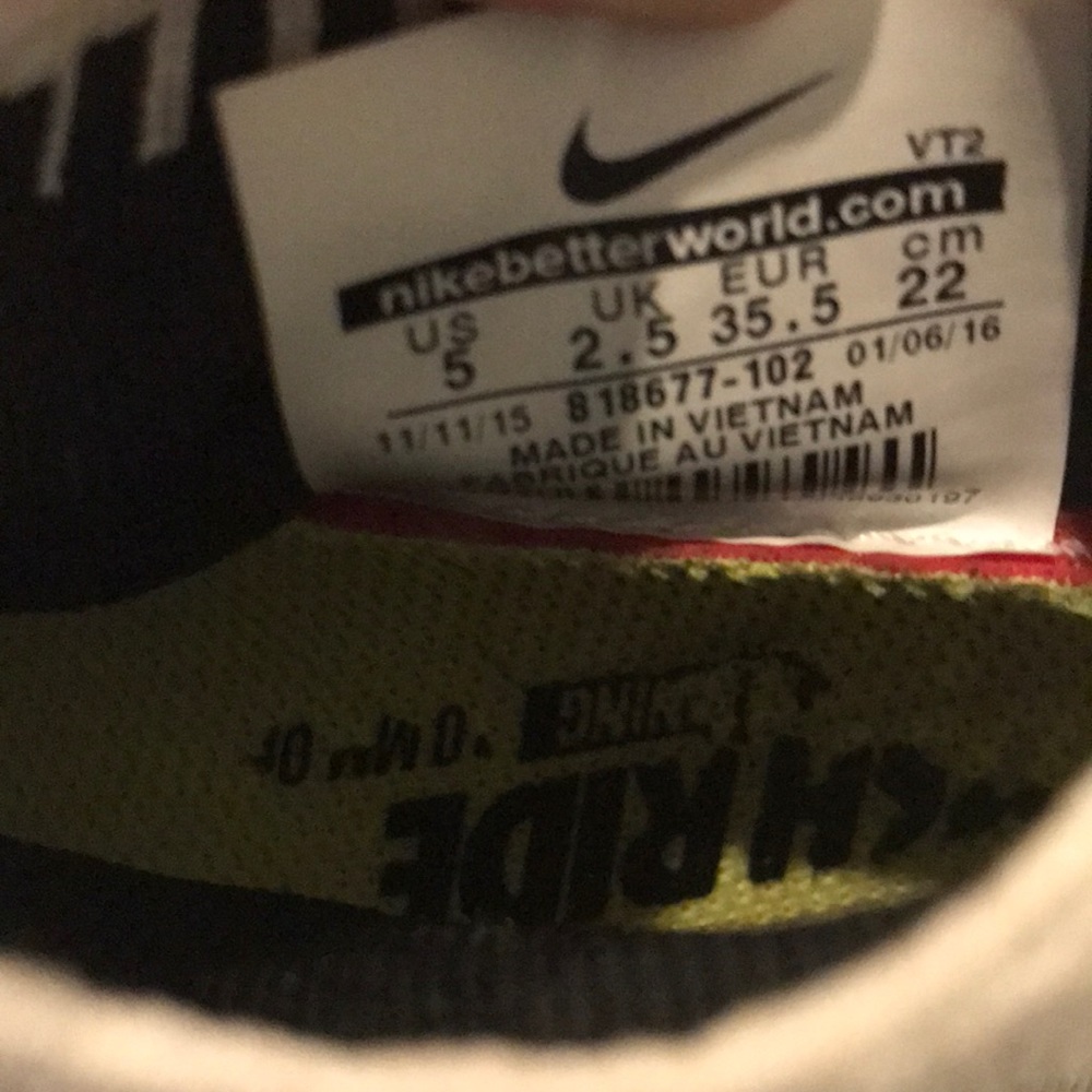 Nike Lunarepic women’s shoes! Size 5! - Picture 6 of 6